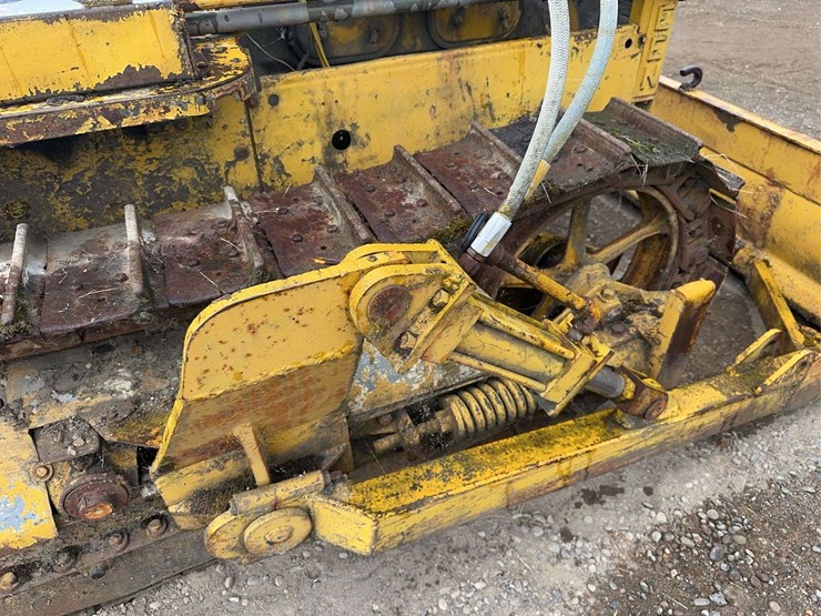 caterpillar-fifteen-image-30