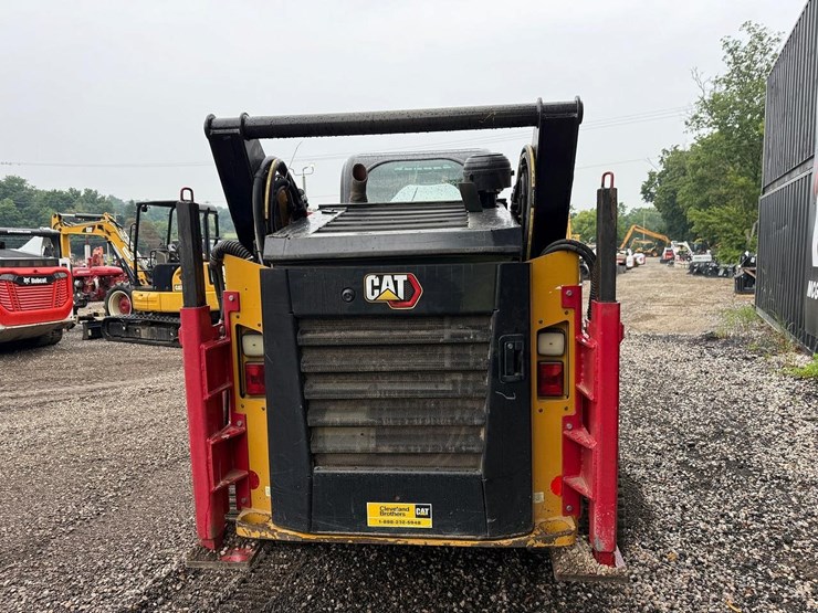 2020-caterpillar-299d3-image-3
