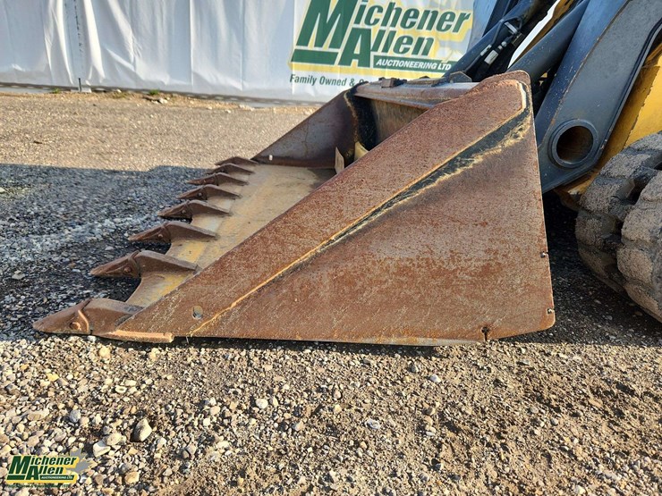 2024-deere-325g-image-33