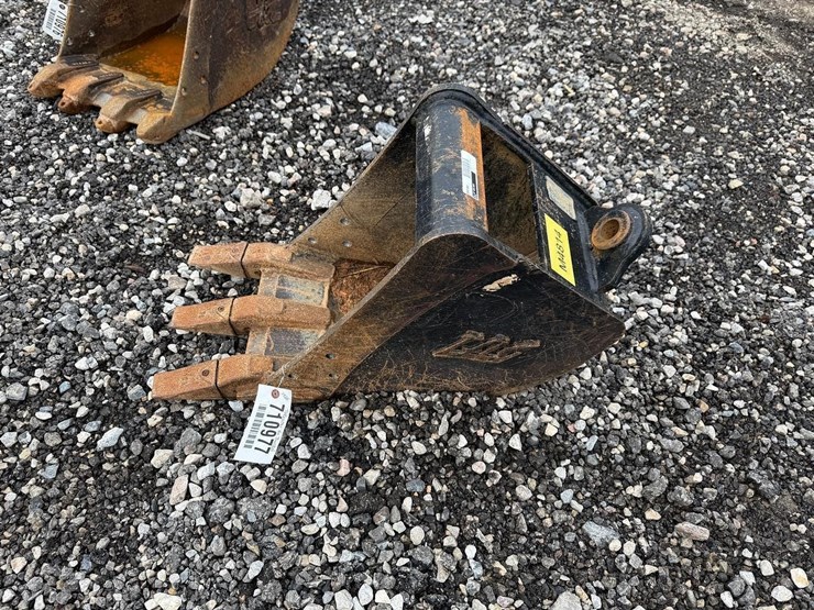 tag-12”-excavator-bucket-image-2