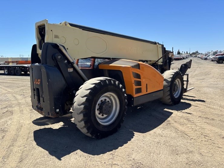 2015-jlg-1255-image-3