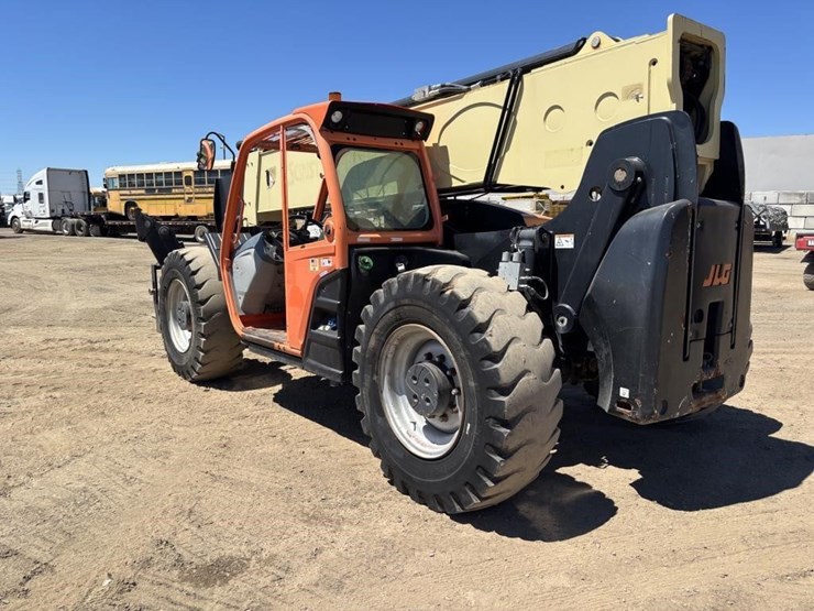 2015-jlg-1255-image-4