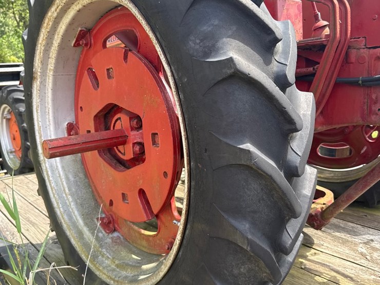 #28-•-farmall-model-super-c-image-6