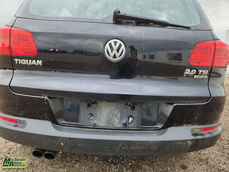 2012-volkswagen-tiguan-image-40
