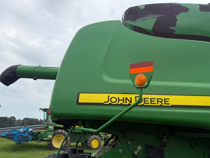 2011-john-deere-9770-sts-image-33