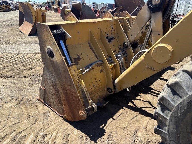caterpillar-420d-image-9
