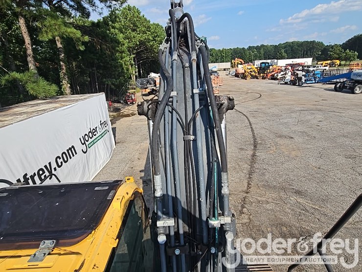 2018-deere-130g-image-24