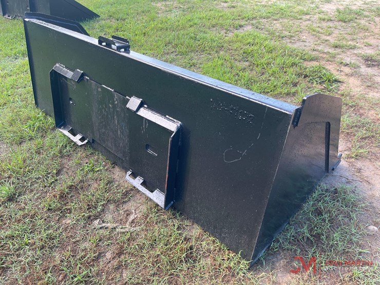 new-84"-high-capacity-smooth-bucket-skid-steer-attachment-image-3