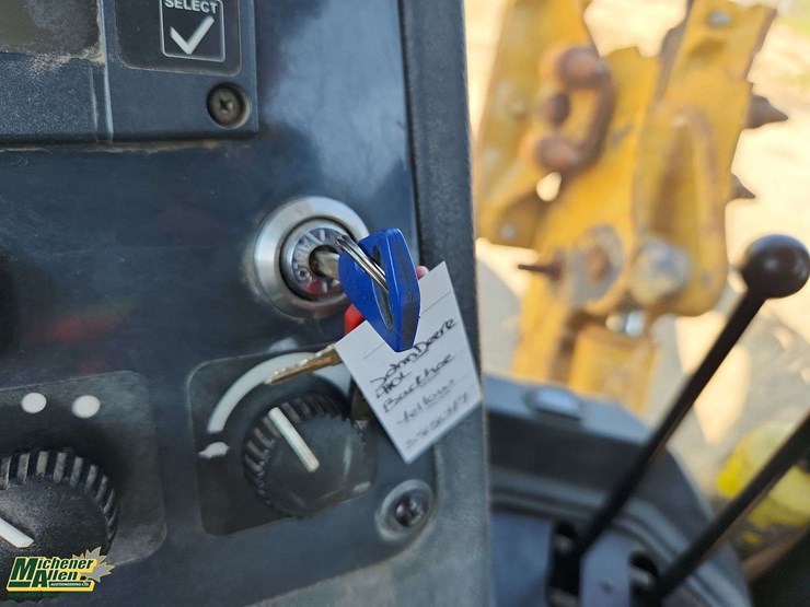 deere-410l-image-3