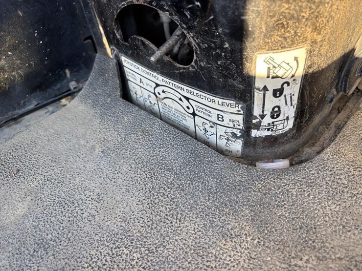 2004-bobcat-331g-image-30