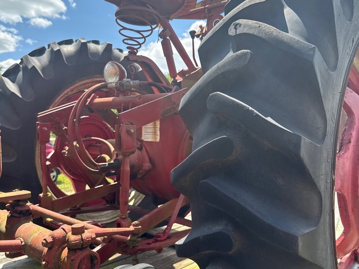 #29-•-farmall-model-m-image-8