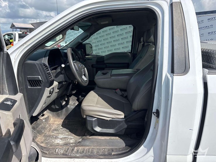 2017-ford-f150-image-13