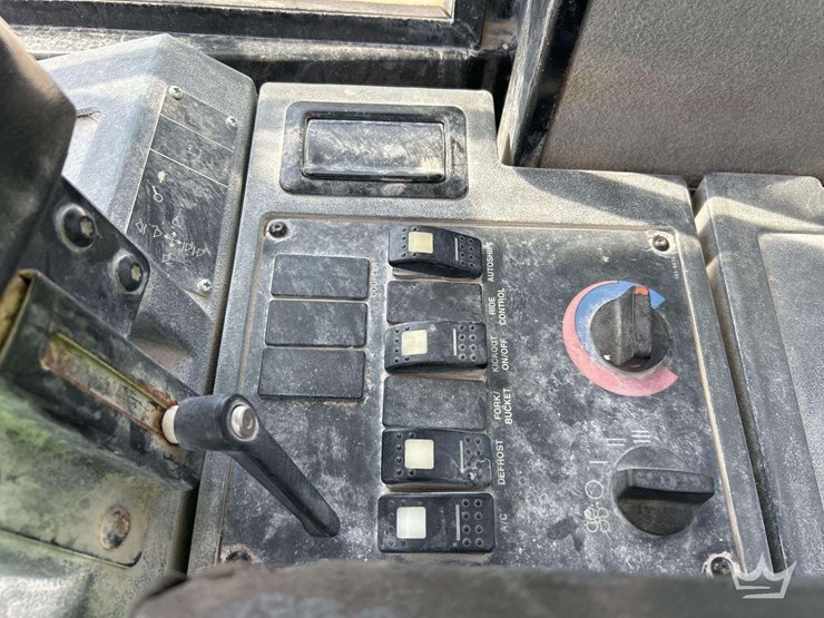 2002-caterpillar-924g-articulated-wheel-loader-image-17