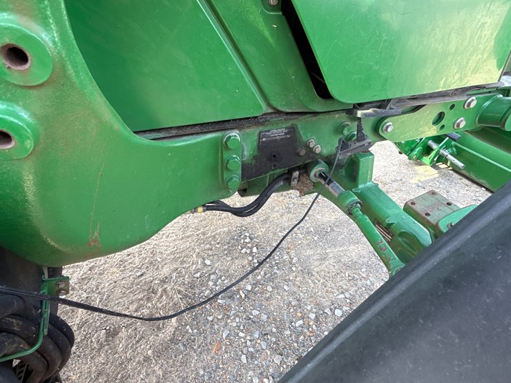 john-deere-6125m-image-43