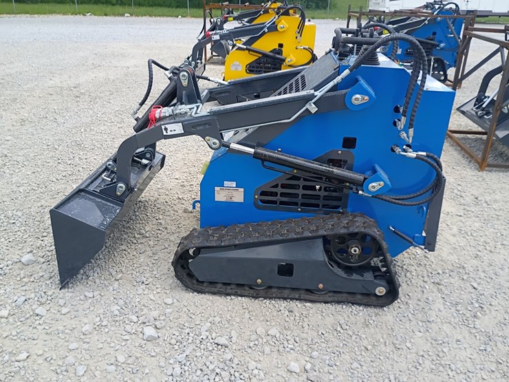 #l63-007-•-2026-zjg-380-mini-skid-steer-image-1