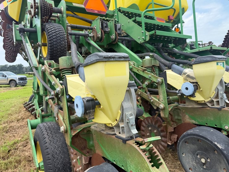 john-deere-1790-image-46