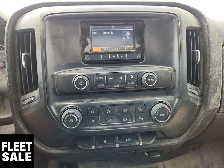 2015-chevrolet-silverado-3500hd-image-13