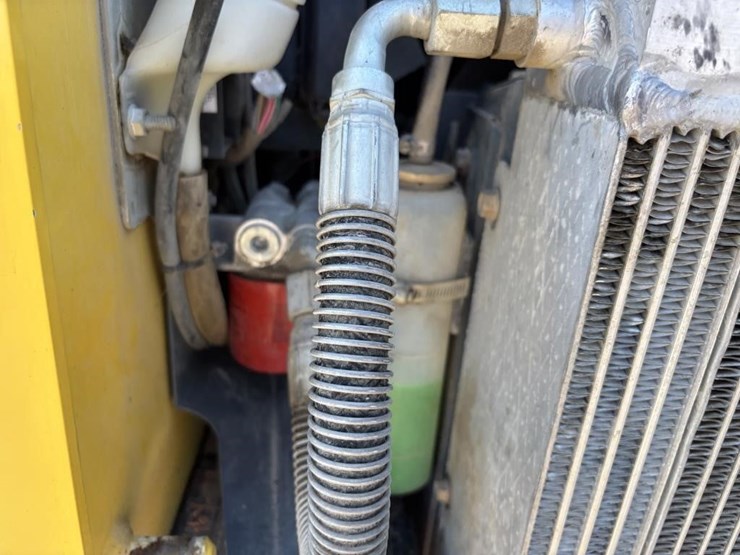 2018-yanmar-s220r-image-40