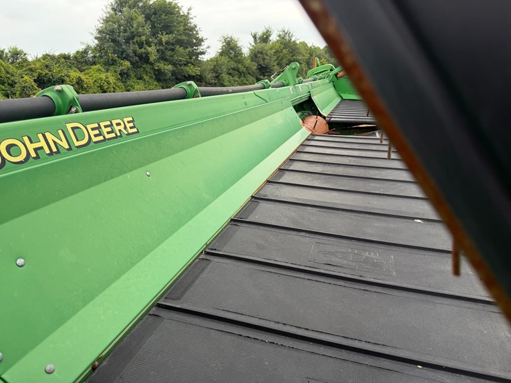 2015-john-deere-630d-image-49