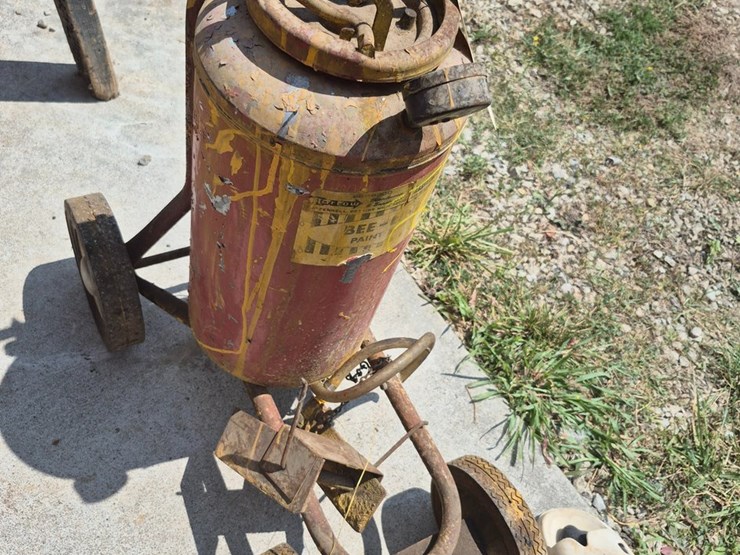 #121-•-paint-line-sprayer-image-4