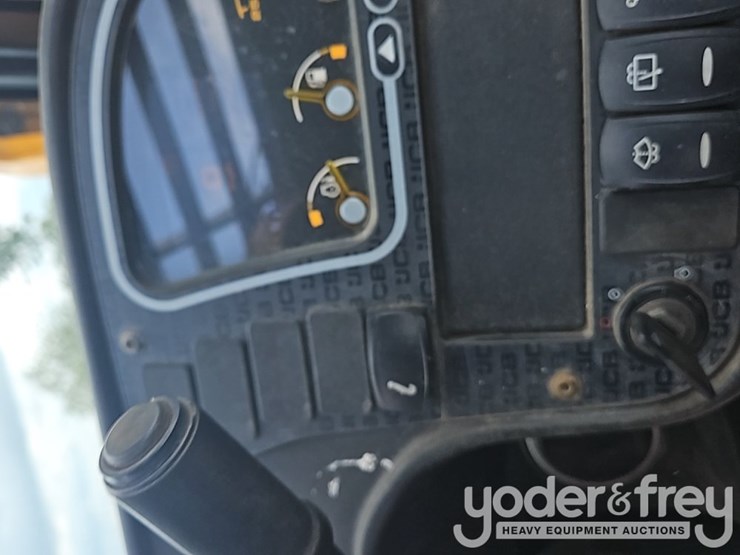 2018-jcb-507-42-image-24