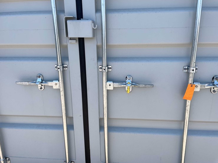 #2352-•-40'-high-shipping-container-image-20