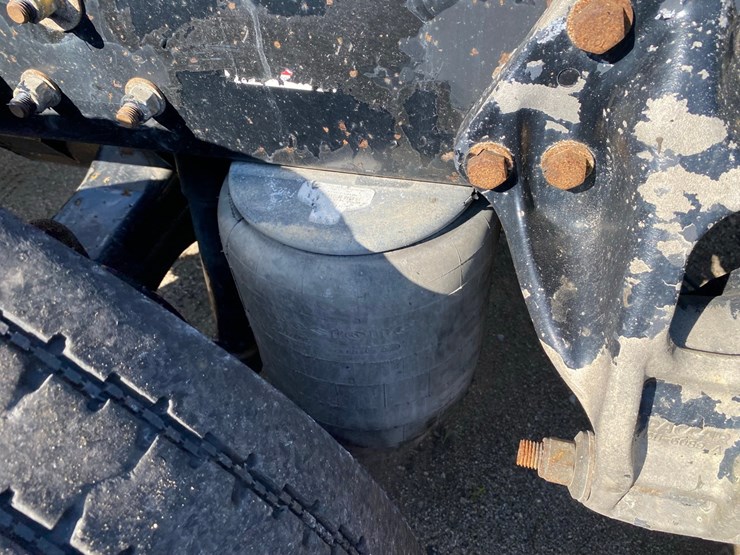 2018-kenworth-t440-image-37