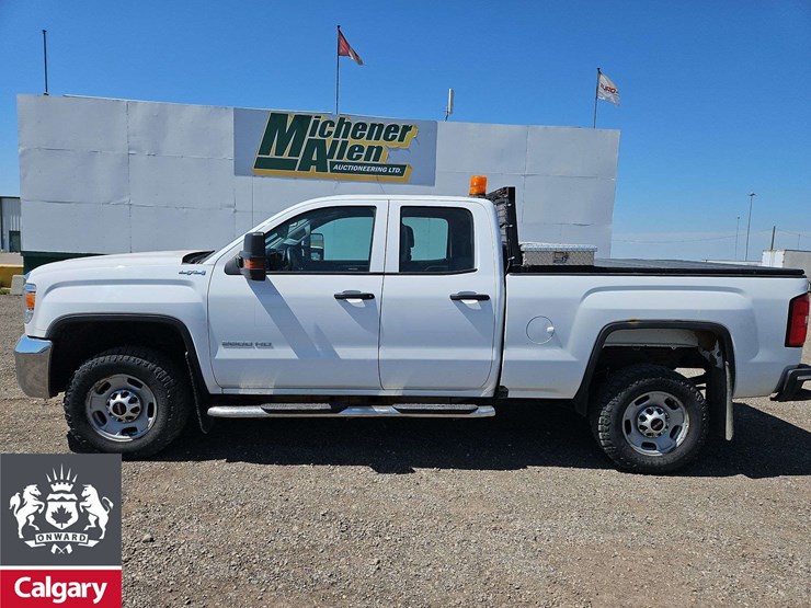 2018-gmc-sierra-2500hd-image-2