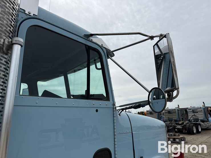 2000-freightliner-fld120sd-tri/a-day-cab-truck-tractor-w/wet-kit-image-14