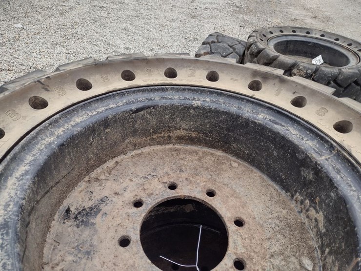 (4)-traxter-33x12-18-ss-tires-(qea-4757)-image-3