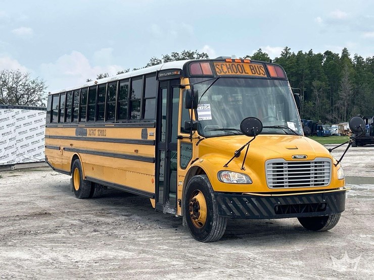2016-freightliner-b2-image-4