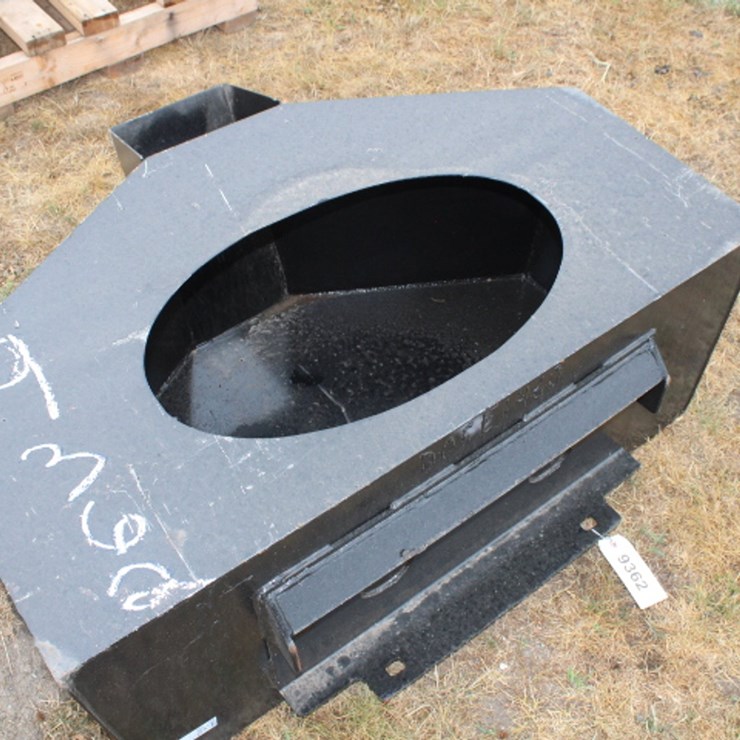 #9362 • mini skid concrete placement bucket