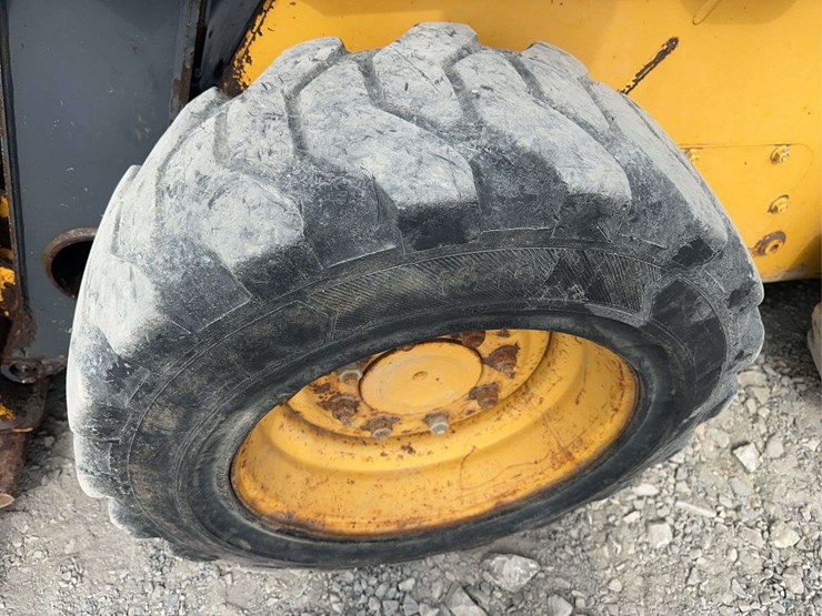 deere-318d-image-9