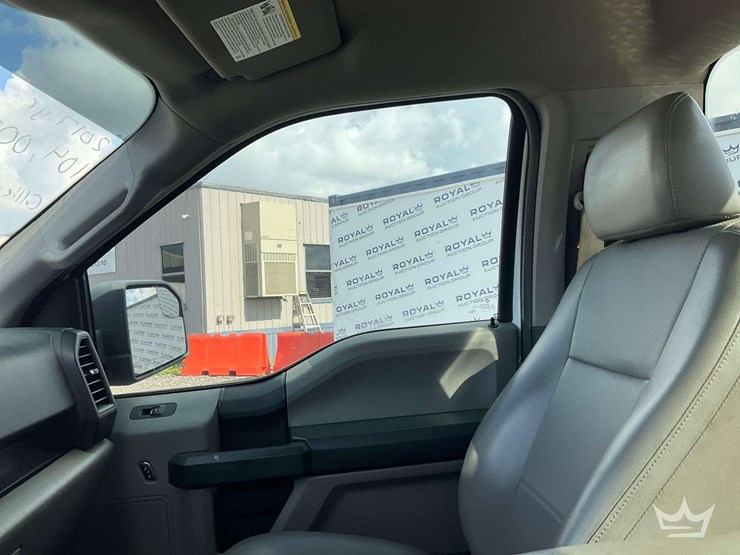 2017-ford-f150-image-16