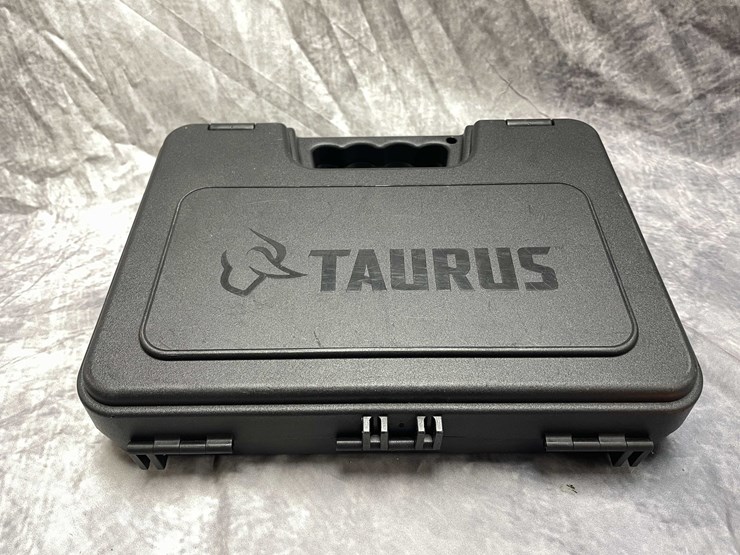 #10838-•-taurus-molded-hard-pistol-case-image-1
