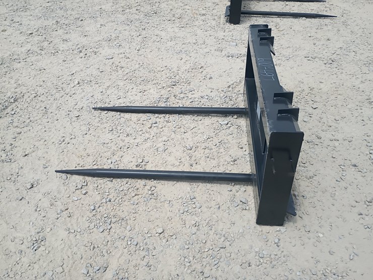 #l64-019-•-jct-bale-spear-skid-steer-attachment-image-2
