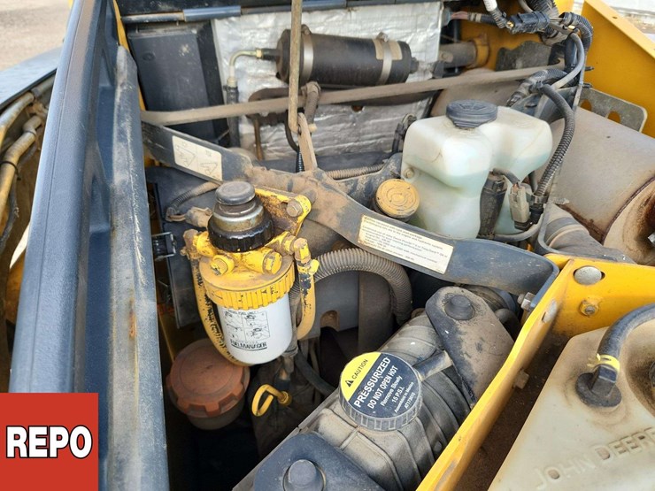 deere-326d-image-23