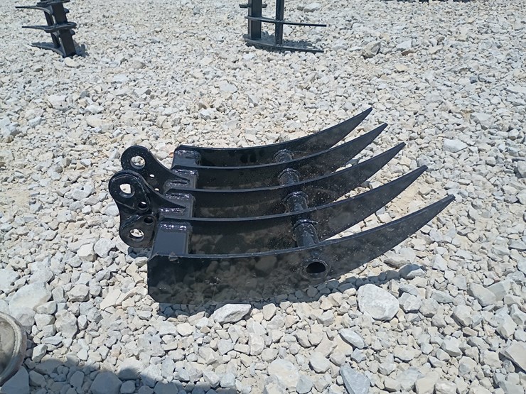 #l63-025-•-rake-mini-excavator-attachment-image-4