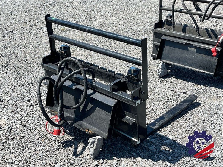 unused-2026-future-ft-cyhc-mini-skid-steer-side-shift-fork-attachment-image-4