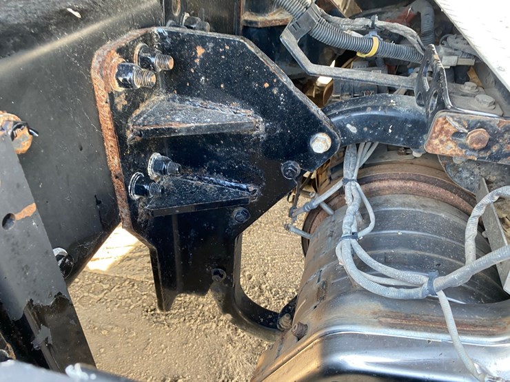 2018-kenworth-t440-image-16