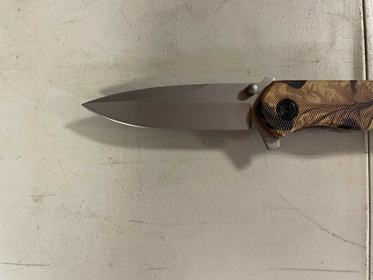#10809-•-g-10-camo-handle-hunting-knife-image-3