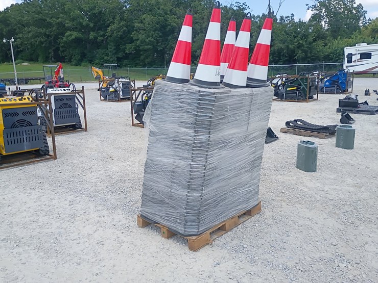 #l63-059-•-250--zjg-traffic-cones-image-4