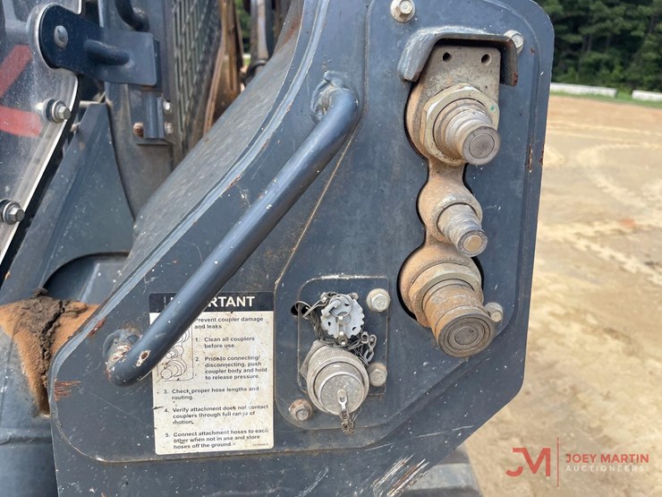 2020-deere-331g-image-21