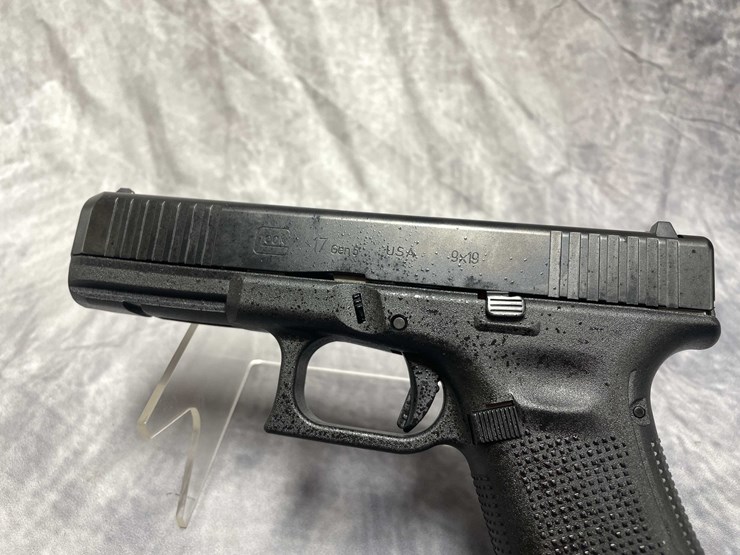 #10868-•-glock-model-17,-9mm-luger-semi-auto-pistol,-sn:-albx074-image-9