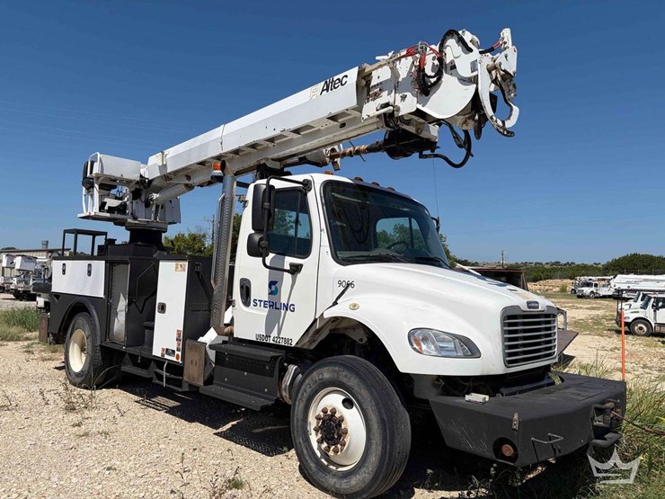 2018-freightliner-m2-106-image-1
