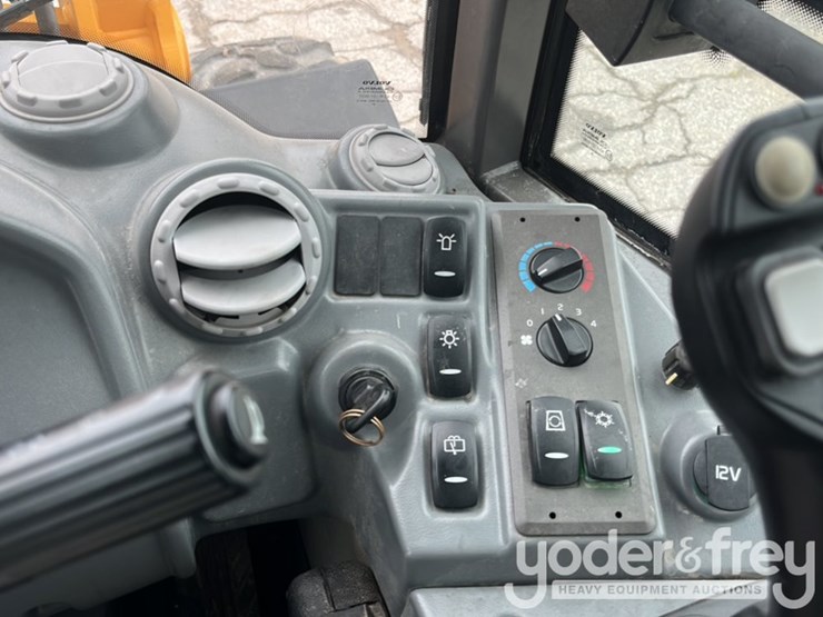 2021-volvo-l20h-image-30