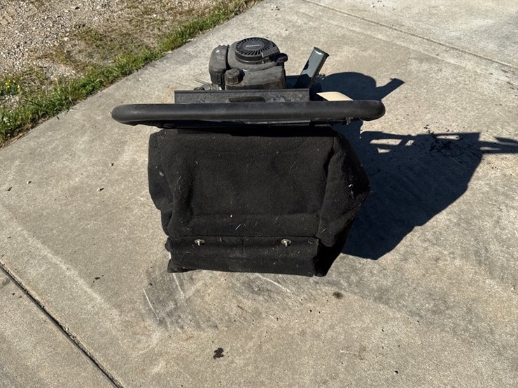 #53-•-craftsman-lawn-vacuum-image-4