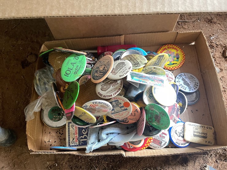 #1249-•-various-collectible-items-image-7