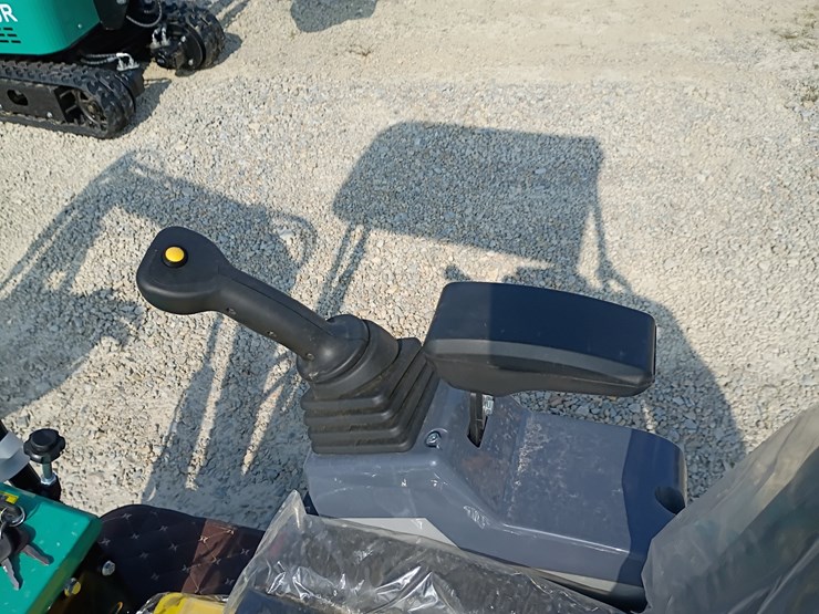 #l62-010-•-2026-cfg-kt13r-mini-excavator-image-15