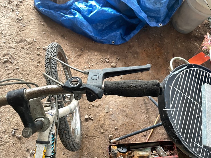 #1247-•-various-recreational-items-image-25